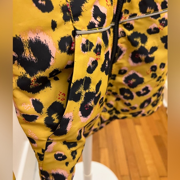 Girls Light Puffer Jacket size 11y - New With Tags. - Picture 5 of 8